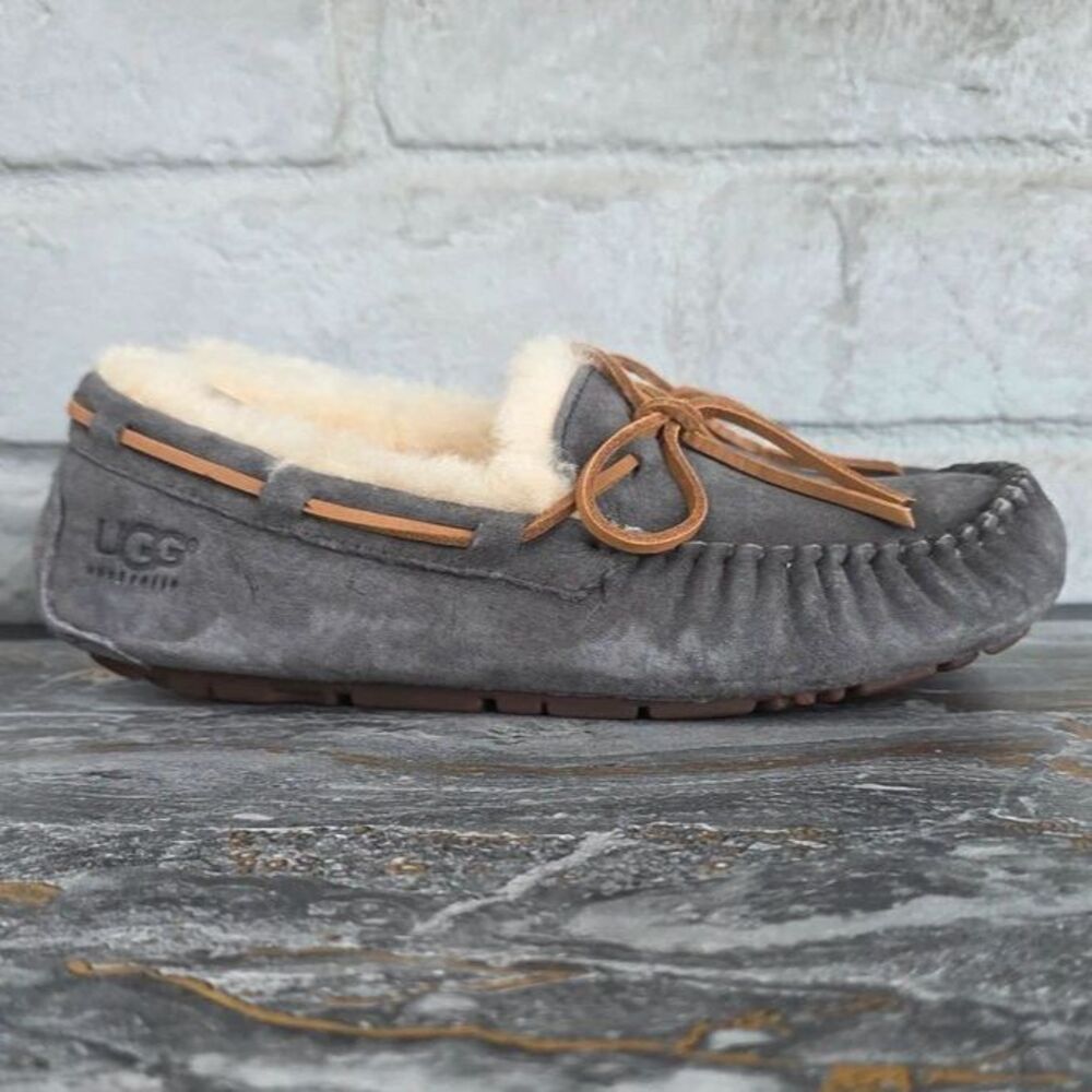 UGG Dakota Pewter Grey Suede Shearling Moccasin Slipper Shoes Women 5 Box